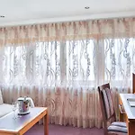 Hotel-restaurant Schwedi ホテル ランゲナルゲン