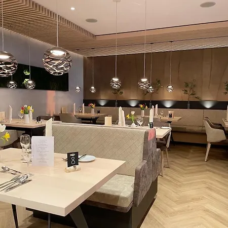 ホテル Hotel-restaurant Schwedi 3*