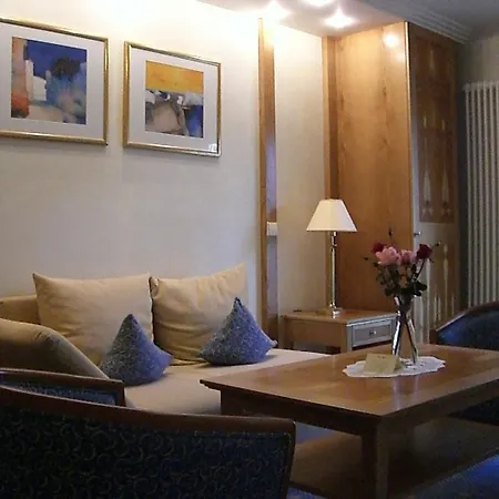 ホテル Hotel-restaurant Schwedi