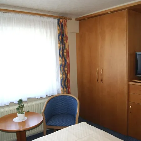 ホテル Hotel-restaurant Schwedi ランゲナルゲン