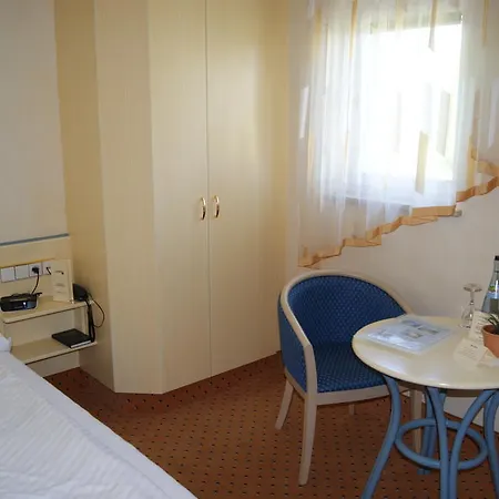 ホテル Hotel-restaurant Schwedi ランゲナルゲン