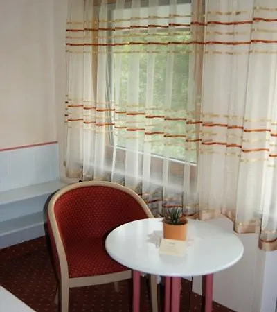 ホテル Hotel-restaurant Schwedi ランゲナルゲン